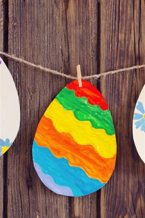 Make an Easy Easter Egg Garland Craft Perfect for Preschool | Kids ...