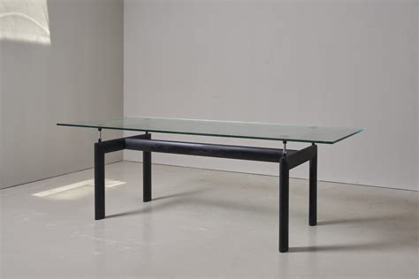 Dining table by Le Corbusier – Showroom_144