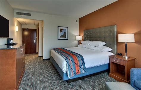 Drury Inn & Suites Iowa City Coralville - Drury Hotels