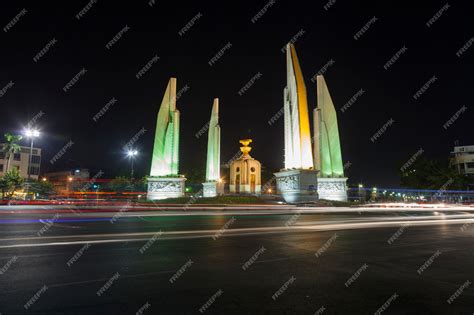 Premium Photo | Democracy monument at night