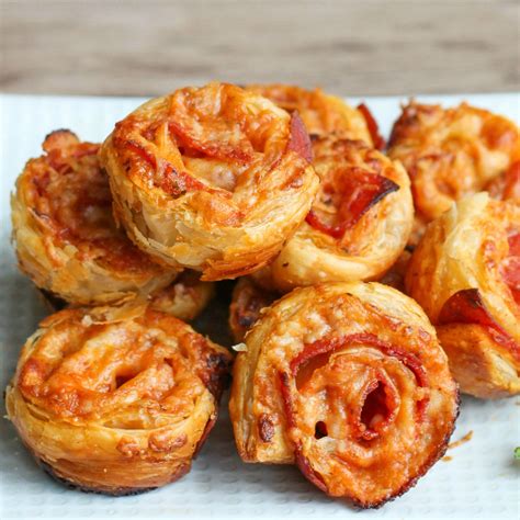 Four Cheese Pepperoni Pizza Pinwheels | Pizza pinwheels, Starters recipes, Four cheese pizza