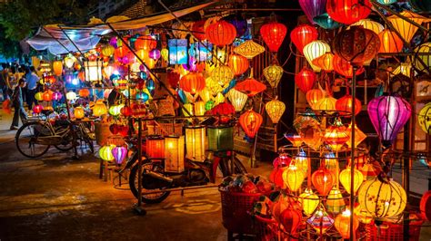 Hoi An night market: The NEWEST tips for your tour in 2024