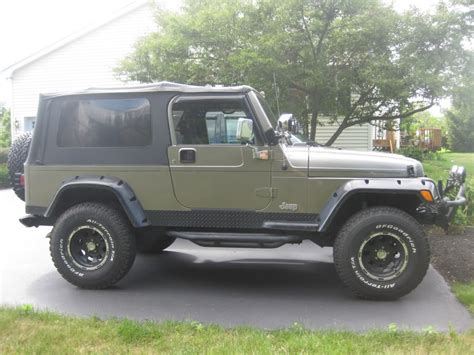 Does anyone recognize this soft top? | Jeep Wrangler TJ Forum