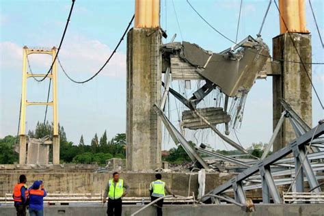 A Tacoma Narrows 'Galloping Gertie' bridge-collapse surprise, 75 years later - seattlepi.com