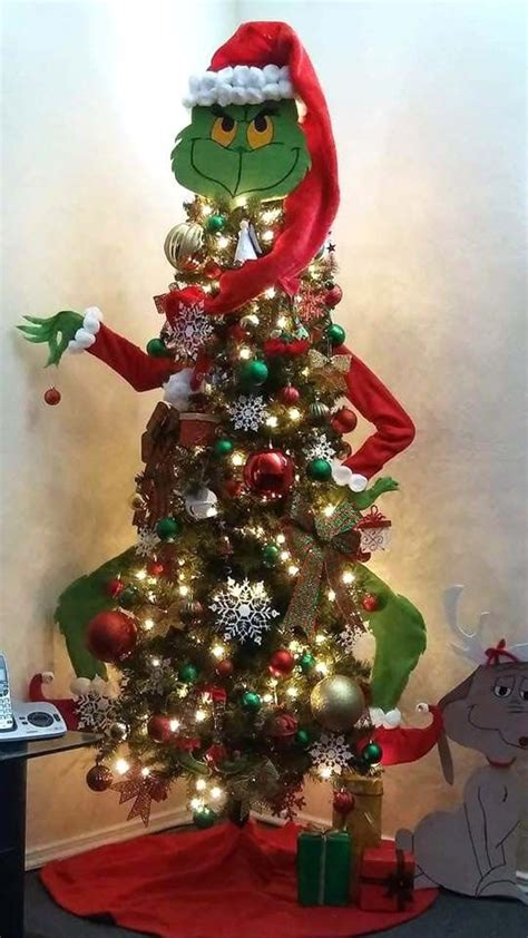 Christmas Fence Decorations Grinch 2021 – Best Christmas Tree 2021