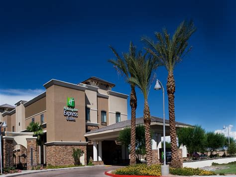 Holiday Inn Express & Suites Phoenix-Glendale Hotel by IHG