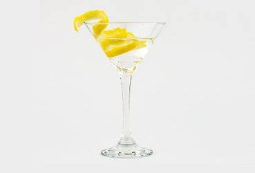 Extra Dry Martini Cocktail Recipe | Total Wine & More