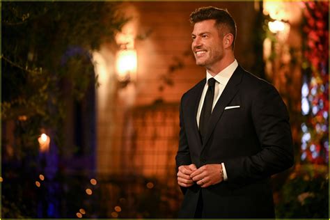 'Bachelor' Fans Think Clayton Echard & Host Jesse Palmer Look So Much Alike - See the Memes ...