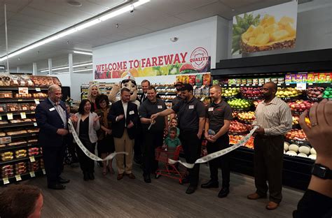 Fareway Hosts Ribbon Cutting Ceremony For Iowa Store