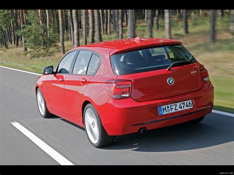 BMW 1-Series Sport Line (2012) - Rear | Caricos