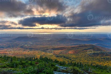 Vermont Fall Foliage in forest on Mount Mansfield in Vermont, USA 16174560 Stock Photo at Vecteezy