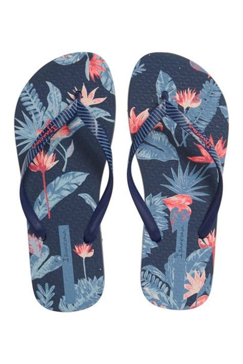 16 Best Flip Flop Brands — Cute Flip Flops for 2019