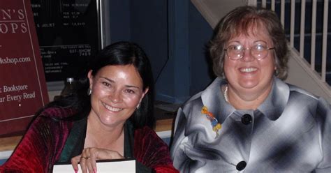 moonsilk stitches: Diana Gabaldon Book Signing