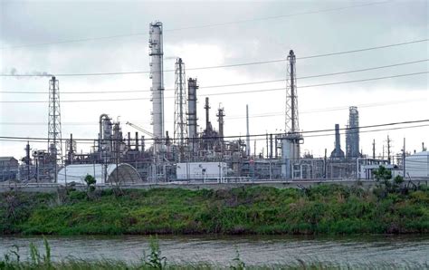 Three Jefferson County refineries are named top water polluters in US