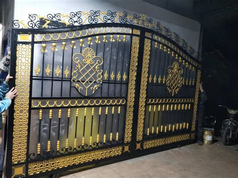 Black & Golden Wrought Iron Entrance Gate, Size/Dimension: 7x12 Feet ...