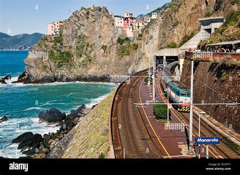 Cinque terre train hi-res stock photography and images - Alamy