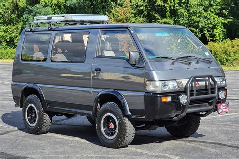 1991 Mitsubishi Delica Star Wagon 4WD for Sale - Cars & Bids