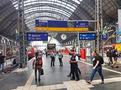 Frankfurt Central Station - SKYLINE ATLAS