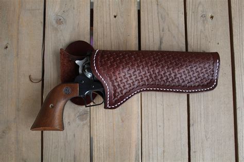 Holster for 44 magnum : r/Leathercraft