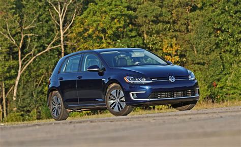 2019 Volkswagen e-Golf Reviews | Volkswagen e-Golf Price, Photos, and ...