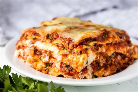 BEEF LASAGNE READY MADE MEAL (serves 2-4people) – Familier