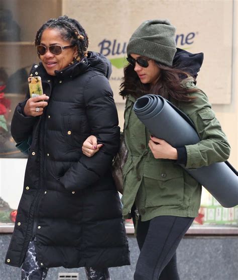 Meghan Markle with her mom going to Yoga -33 | GotCeleb