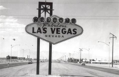 The history and secrets of Las Vegas in stunning retro images