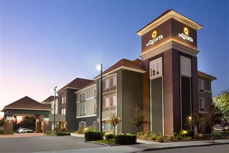 La Quinta Inn & Suites by Wyndham Fresno Northwest | Fresno, CA Hotels