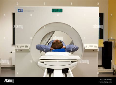 Single photon emission computed tomography hi-res stock photography and ...