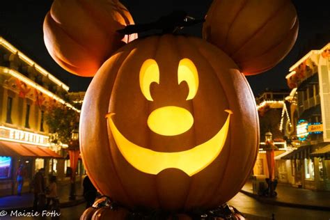 Disneyland Mickey Pumpkin | Mickey pumpkin, Disneyland halloween ...