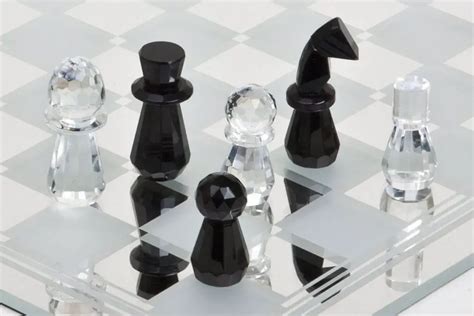 Top 5 Best Luxury Glass Chess Sets – Maroon Chess