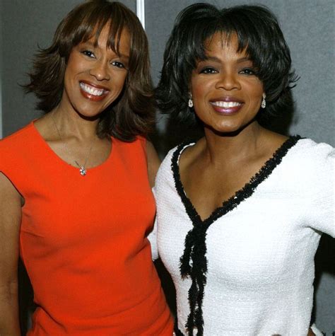 How Oprah and Gayle’s 48-Year Friendship Began—and Why It’s Lasted | Poses, Bffs, Bff