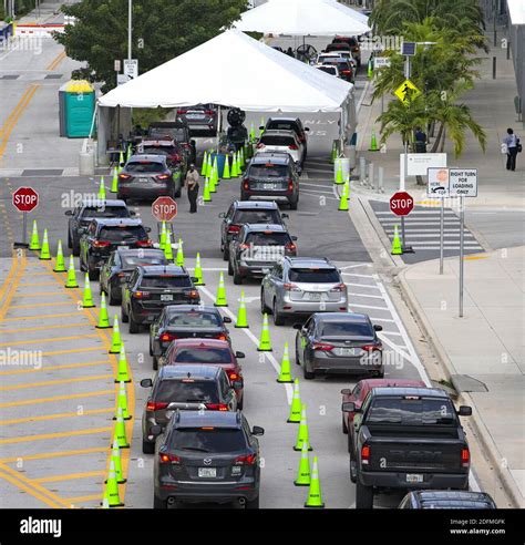 Miami beach convention center people hi-res stock photography and images - Alamy