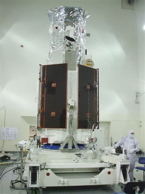 Photos: A high-res, high-tech satellite launch - CNET