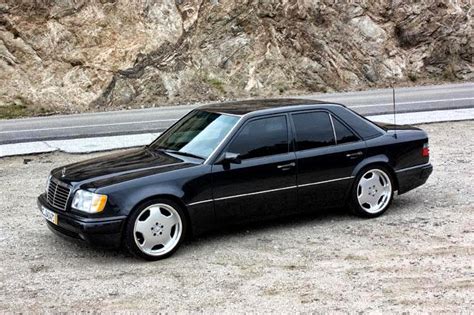 Mercedes-Benz W124 E500 Black | BENZTUNING