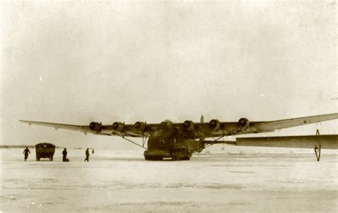 Asisbiz Messerschmitt Me 323 Giant taxing on a frozen lake in Russia winter ebay 01