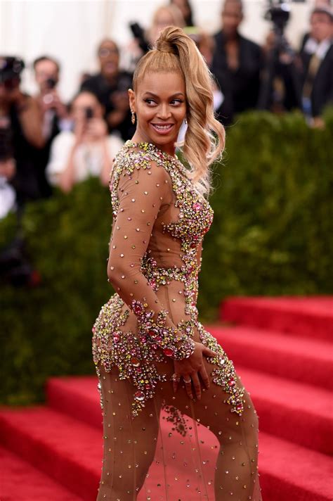 BEYONCE at MET Gala 2015 in New York - HawtCelebs