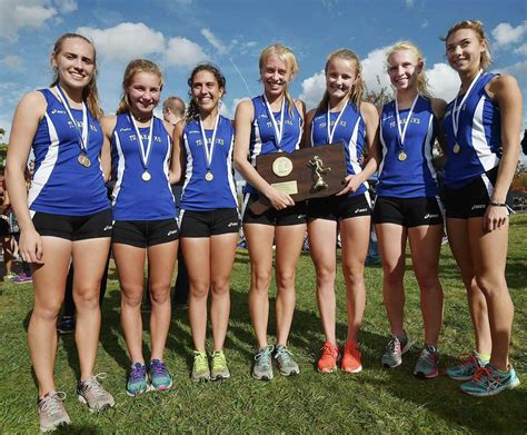 25 CIAC girls cross country runners to watch in 2018