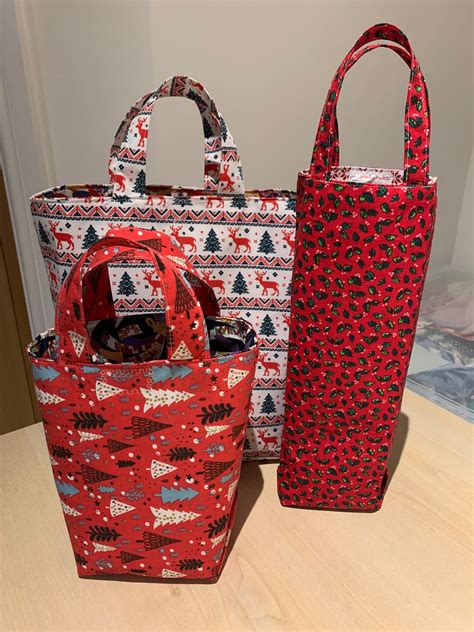 Set of 3 Reusable Christmas Fabric Gift Bags with Handles | Etsy