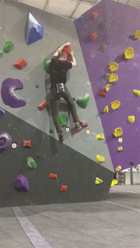 Orange v2 - DYNO Detroit Bouldering - Watch Beta Videos