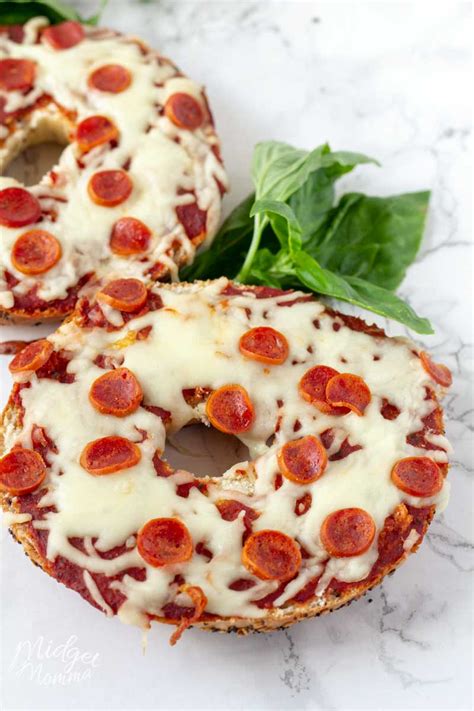 How to Make Pizza Bagels - MidgetMomma.com