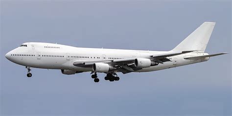 Boeing 747-200 commercial aircraft. Pictures, specifications, reviews.