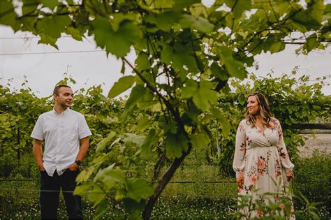 Laurita Winery Engagement Photos - J&R Photography - Julia & Joe