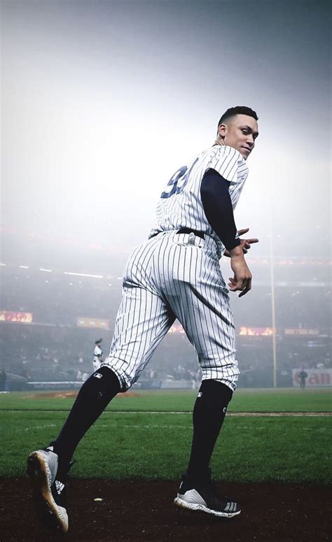 Pin by Vita Reed on Haute men | New york yankees baseball, Ny yankees ...