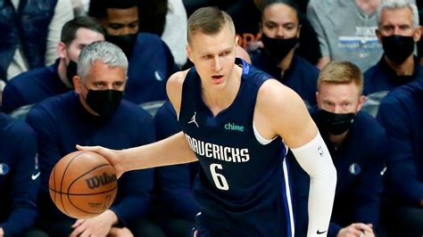 Kristaps Porzingis injury update: Mavericks big man injures ankle in ...