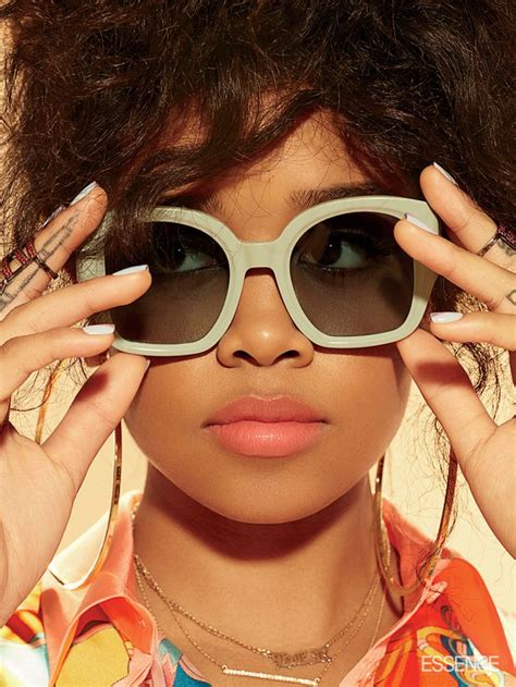 Grammy-Winning Singer H.E.R. Has Bright Days Ahead | Singer, Cute ...