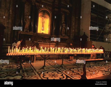 The interior of Duomo Milan Stock Photo - Alamy