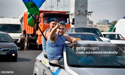 282 Russian Paratroopers Celebrate Paratroopers Day Stock Photos, High ...