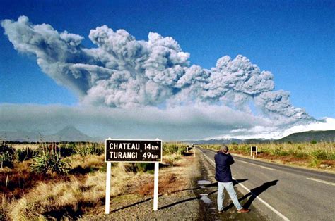 Mount Ruapehu: Hikers told to stay away from Lord Of The Rings volcano in New Zealand