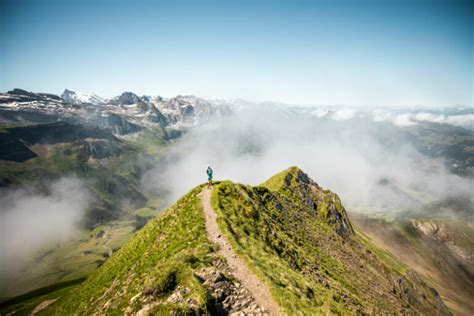 10 Best Hikes in Switzerland (Hiking Guide & Tips)